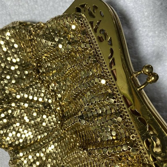 Vintage WHITING & DAVIS Gold Tone Mesh Purse With Filigree Metal Top - Picture 12 of 12